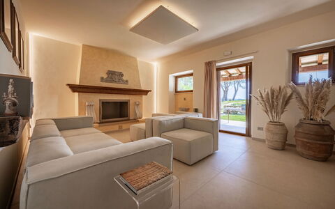 Poggio Ambrato 18, Emma Villas: Interieur Ontwerp, Flooring, Verdieping, Hout, Meubilair, Plafond, Kamer, Huis, Woonkamer, Verlichting