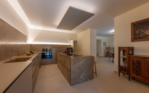 Poggio Ambrato 18, Emma Villas: Flooring, Muur, Interieur Ontwerp, Plafond, Hout, Verdieping, Keuken, Verlichting, Countertop, Lichte Inrichting