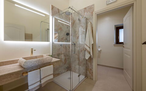 Poggio Ambrato 18, Emma Villas: Interieur Ontwerp, Flooring, Muur, Verdieping, Loodgieterswerkinrichting, Plafond, Badkamer, Verlichting, Kamer, Loodgieter