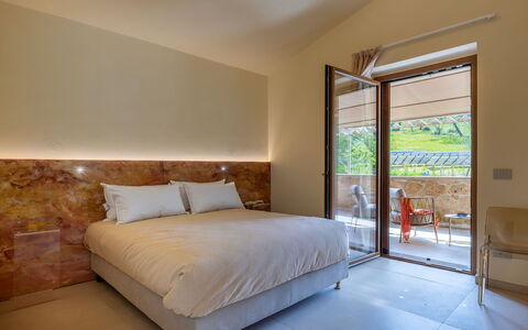 Poggio Ambrato 18, Emma Villas: Beits, Hardwood, Zwembad, Toevlucht, Houten Vloer, Bed Frame, Hotel, Bedding, Eco Hotel, Slaapkamer