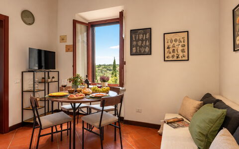 La Veduta - la Finestra su Castelfalfi: Muur, Meubilair, Flooring, Interieur Ontwerp, Verdieping, Kamer, Keuken En Eettafel, Stoel, Eetkamer, Plafond