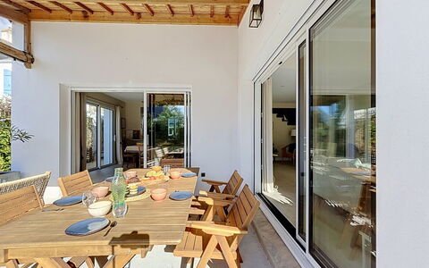 Maison de Saint-Pierre: Architectuur, Helling, Verblijf, Bergketen, Blokhut, Siding, Timmerhout, Alpen, Eco Hotel, Bergdorp