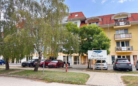 Menda: Architectuur, Helling, Verblijf, Bergketen, Blokhut, Siding, Timmerhout, Alpen, Eco Hotel, Bergdorp