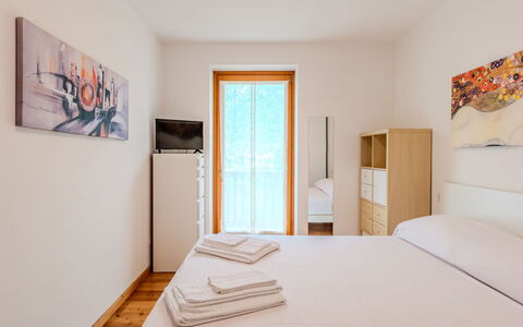 Casa del Masanel: Hout, Interieur Ontwerp, Verdieping, Appartement, Kamer, Houten Vloer, Beits, Hardwood, Bed, Slaapkamer