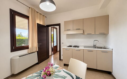Casa Scirocco: Interieur Ontwerp, Meubilair, Flooring, Kamer, Verdieping, Huis, Appartement, Plafond, Keuken En Eettafel, Stoel