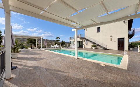 Casa Scirocco: Zwembad, Samengesteld Materiaal, Schaduw, Toevlucht, Tegel, Buitenmeubels, Outdoor Structuur, Eco Hotel, Flagstone, Villa