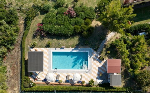 Al Melo: Zwembad, Toevlucht, Landgoed, Eco Hotel, Tuin, Buitenmeubels, Landscaping, Paraplu, Vrije Tijd, Backyard