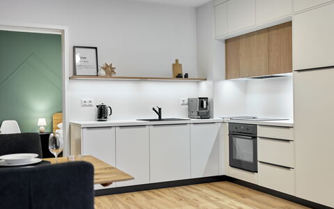 Lagom: Keuken, Toestel Van De Keuken, Interieur Ontwerp, Meubilair, Flooring, Countertop, Cabinetry, Major Appliance, Hout, Verdieping