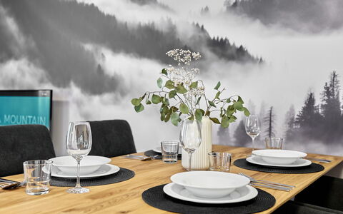 Lagom: Meubilair, Tafel, Interieur Ontwerp, Stoel, Bloempot, Koffietafel, Keuken En Eettafel, Kamerplant, Woonkamer, Houten Vloer