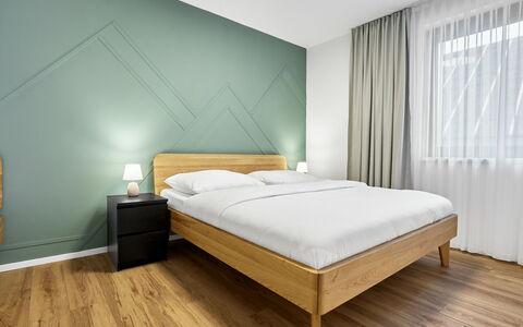 Lagom: Houten Vloer, Flooring, Verdieping, Hout, Interieur Ontwerp, Meubilair, Laminaatvloer, Slaapkamer, Bed, Verlichting