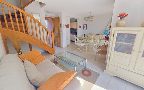 Cap Emeraude: Flooring, Interieur Ontwerp, Verdieping, Hout, Meubilair, Appartement, Kamer, Bankstel, Plafond, Woonkamer