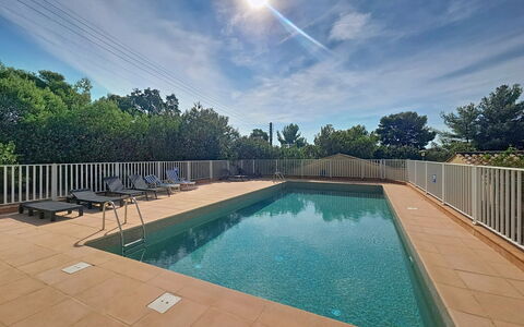 Cap Emeraude: Zwembad, Samengesteld Materiaal, Toevlucht, Landscaping, Schaduw, Buitenmeubels, Eco Hotel, Waterpartij, Backyard, Thermae