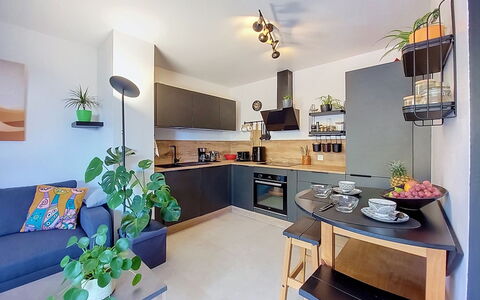 Victoria: Meubilair, Interieur Ontwerp, Flooring, Kamer, Plafond, Keuken, Verdieping, Countertop, Verlichting, Toestel Van De Keuken