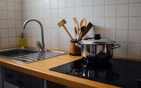 Marijana: Toestel Van De Keuken, Keuken, Fornuis, Countertop, Gasfornuis, Fornuis, Flooring, Major Appliance
