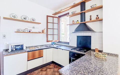 La Villa di Andrea: Keuken, Flooring, Interieur Ontwerp, Countertop, Verdieping, Huis, Toestel Van De Keuken, Cabinetry, Kamer, Major Appliance