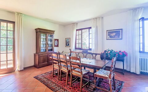 La Villa di Andrea: Meubilair, Flooring, Interieur Ontwerp, Hout, Tafel, Verdieping, Stoel, Kamer, Plafond, Eetkamer