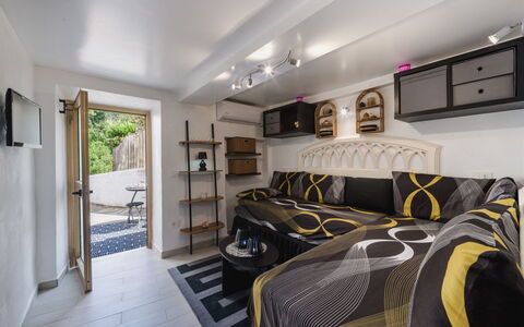 Dimora Little Dream: Meubilair, Interieur Ontwerp, Flooring, Verdieping, Slaapkamer, Hout, Bed, Kamer, Plafond, Textiel