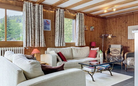 Chalet Scarbo: Meubilair, Interieur Ontwerp, Hout, Flooring, Plafond, Bankstel, Verdieping, Kamer, Woonkamer, Verlichting