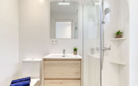S'Alqueria Petita: Flooring, Verdieping, Badkamerkast, Loodgieterswerkinrichting, Badkamer, Interieur Ontwerp, Wastafel In De Badkamer, Loodgieter, Cabinetry, Wastafel