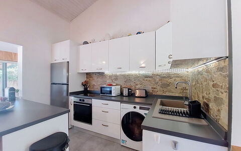 Mini Villa Mare Sole: Toestel Van De Keuken, Keuken, Countertop, Major Appliance, Interieur Ontwerp, Flooring, Huishoudapparatuur, Meubilair, Plafond, Cabinetry