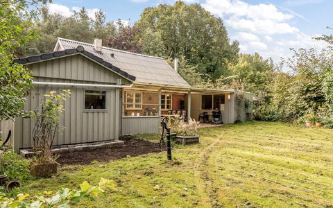 Terese - 200M to the Fjord: Hout, Dak, Struik, Huis, Huis, Verblijf, Land Lot, Tuin, Groundcover