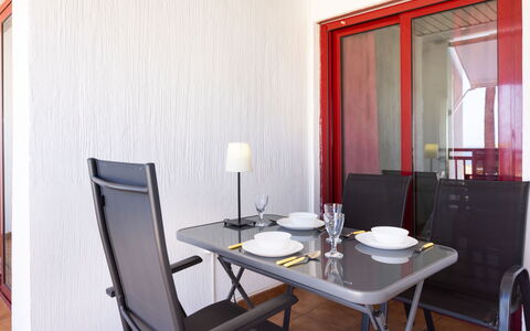 Balandros Sun: Meubilair, Interieur Ontwerp, Tafel, Keuken En Eettafel, Verdieping, Flooring, Stoel, Eetkamer, Plafond, Koffietafel