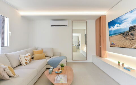 Red Rocks: Muur, Interieur Ontwerp, Bankstel, Flooring, Meubilair, Verdieping, Woonkamer, Appartement, Plafond, Kamer