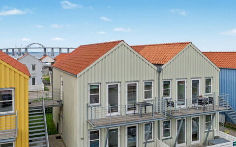 Leefke - 200M from the Sea: Facade, Stedelijk Ontwerp, Appartement, Gemengd Gebruik, Landgoed, Siding, Balkon