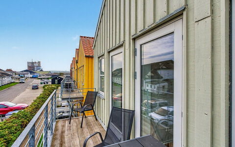 Leefke - 200M from the Sea: Siding, Gang, Balkon