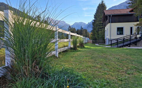 Bergzeit-Stoder: Landschap, Hek, Bergketen, Verblijf, Helling, Heuvel Station, Vallei, Veranda, Ridge, Home Schermen