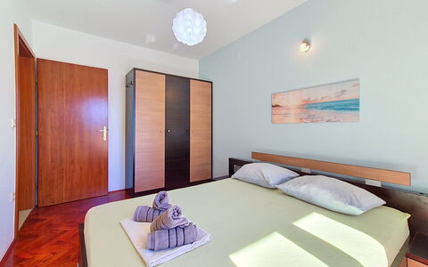 Marina 115: Interieur Ontwerp, Verdieping, Flooring, Slaapkamer, Hout, Bed, Meubilair, Plafond, Kamer, Bedding