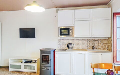 La Collina: Meubilair, Interieur Ontwerp, Major Appliance, Flooring, Toestel Van De Keuken, Hout, Huishoudapparatuur, Verdieping, Keuken, Kamer