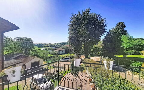 Le Fonti Terrazza: Tuin, Hek, Landgoed, Gazon, Landscaping, Voorstad, Werf, Balkon, Backyard, Home Schermen