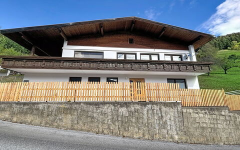 Gästehaus Kurz: Flooring, Slaapkamer, Bedding, Bed, Bed Frame, Linens, Laken, Hardwood, Matras, Houten Vloer