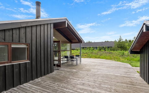 Thiokk - 1.5Km from the Sea: Flooring, Slaapkamer, Bedding, Bed, Bed Frame, Linens, Laken, Hardwood, Matras, Houten Vloer