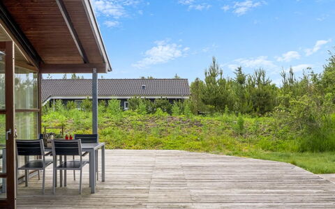 Thiokk - 1.5Km from the Sea: Flooring, Slaapkamer, Bedding, Bed, Bed Frame, Linens, Laken, Hardwood, Matras, Houten Vloer