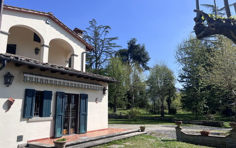 Villa Il Parco: Huis, Huis, Deur, Gazon, Landgoed, Schaduw, Tuin, Werf, Hacienda, Boerderij