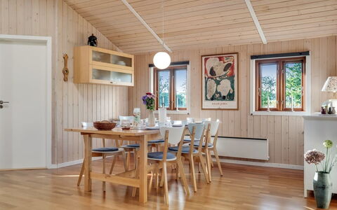 Torsten: Flooring, Slaapkamer, Bedding, Bed, Bed Frame, Linens, Laken, Hardwood, Matras, Houten Vloer