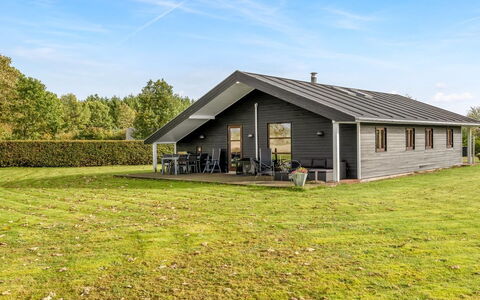 Torsten: Flooring, Slaapkamer, Bedding, Bed, Bed Frame, Linens, Laken, Hardwood, Matras, Houten Vloer