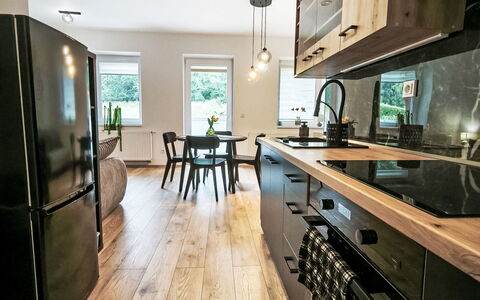Aneta: Flooring, Slaapkamer, Bedding, Bed, Bed Frame, Linens, Laken, Hardwood, Matras, Houten Vloer