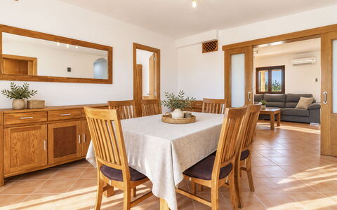 Hort Den Fideu: Flooring, Slaapkamer, Bedding, Bed, Bed Frame, Linens, Laken, Hardwood, Matras, Houten Vloer