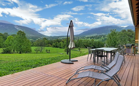 La Grange à Luc: Flooring, Slaapkamer, Bedding, Bed, Bed Frame, Linens, Laken, Hardwood, Matras, Houten Vloer