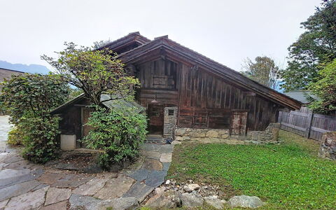 Le Hameau: Flooring, Slaapkamer, Bedding, Bed, Bed Frame, Linens, Laken, Hardwood, Matras, Houten Vloer