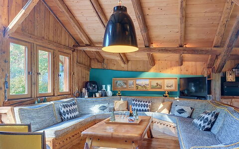 Le Hameau: Flooring, Slaapkamer, Bedding, Bed, Bed Frame, Linens, Laken, Hardwood, Matras, Houten Vloer