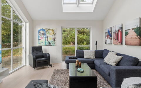 Evtim - 275M from the Sea: Interieur Ontwerp, Bankstel, Meubilair, Flooring, Woonkamer, Hout, Verdieping, Plafond, Huis, Kamer
