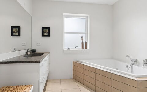 Evtim - 275M from the Sea: Flooring, Muur, Interieur Ontwerp, Verdieping, Loodgieterswerkinrichting, Plafond, Badkamerkast, Badkamer, Wastafel, Kraan