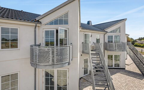 Zuhra - 50M to the Fjord: Huis, Deur, Trap, Balkon, Landgoed, Leuning, Schuifraam, Veranda, Oprit, Siding