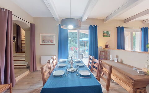 Moun Pantai: Meubilair, Interieur Ontwerp, Stoel, Tafel, Hout, Flooring, Keuken En Eettafel, Eetkamer, Verdieping, Verlichting