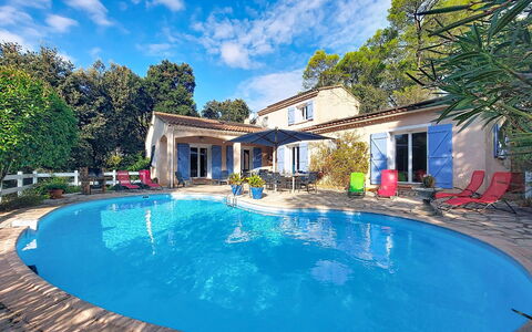 Moun Pantai: Blauw, Zwembad, Toevlucht, Vrije Tijd, Schaduw, Buitenmeubels, Eco Hotel, Hacienda, Badplaats, Vakantie