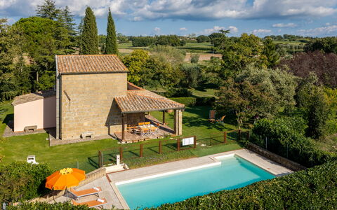 Ortale a Pitigliano with Pool: Zwembad, Landgoed, Boerderij, Tuin, Toevlucht, Verblijf, Backyard, Buitenmeubels, Thermae, Villa